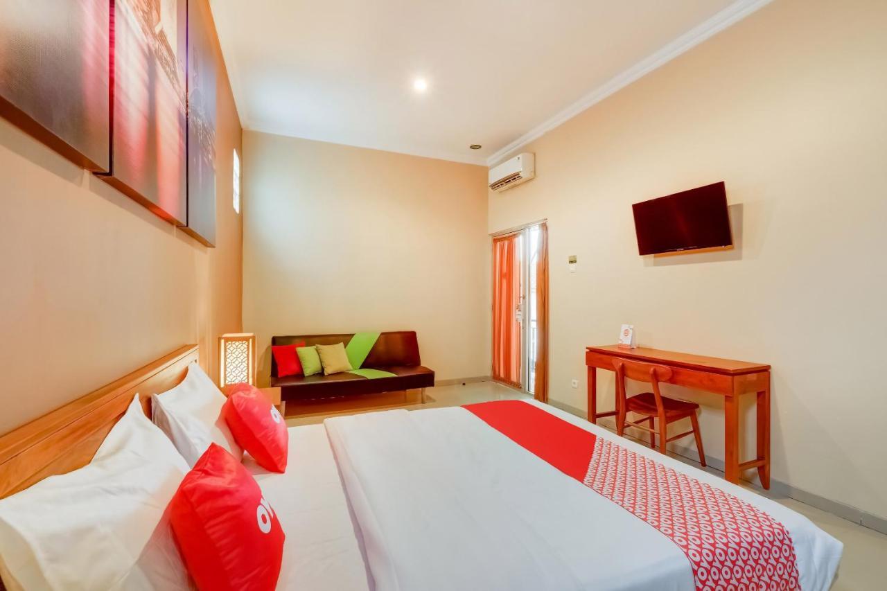 Melati Super Oyo 3496 Griya Gayatri Syariah酒店 外观 照片