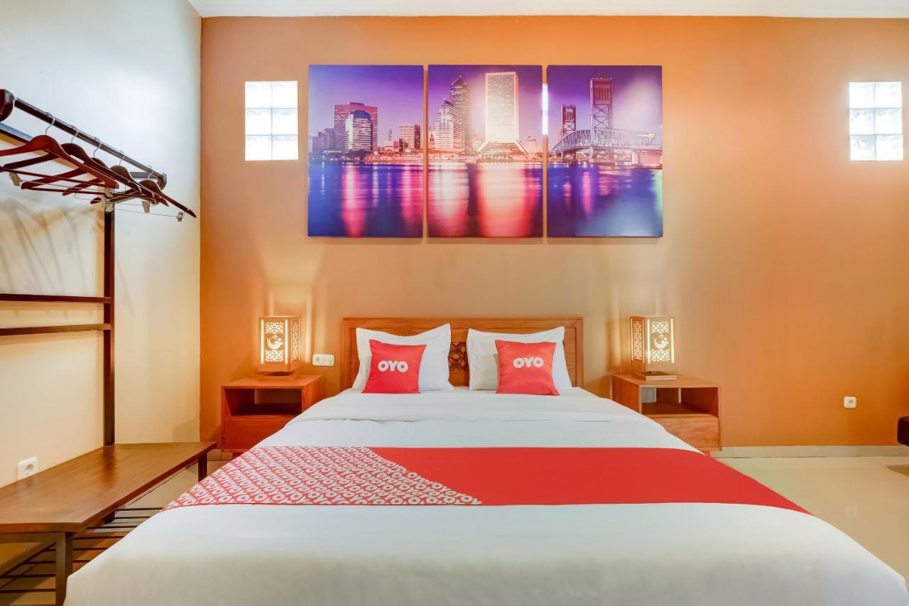 Melati Super Oyo 3496 Griya Gayatri Syariah酒店 外观 照片